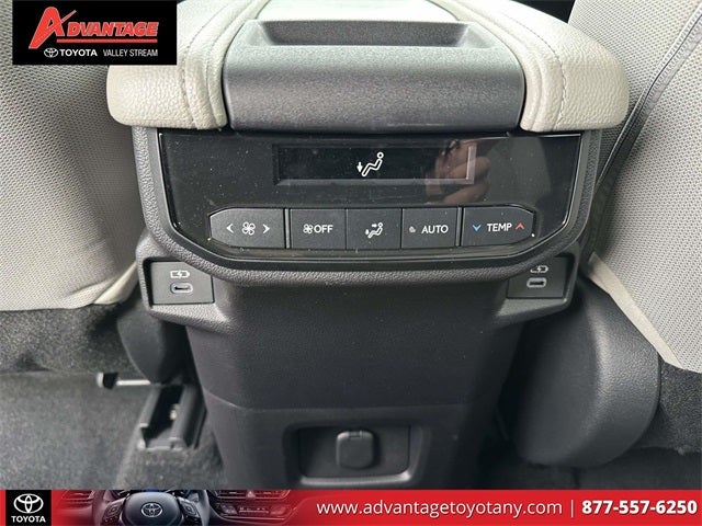 2025 Toyota Grand Highlander LE