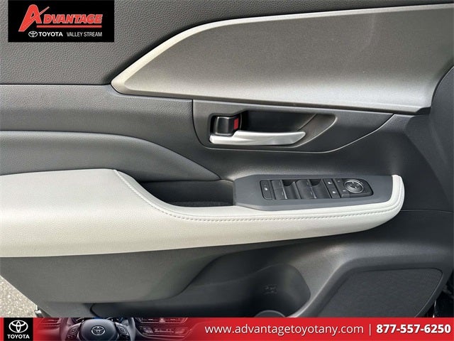 2025 Toyota Grand Highlander LE