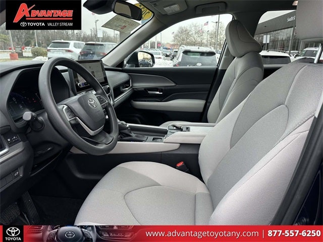 2025 Toyota Grand Highlander LE