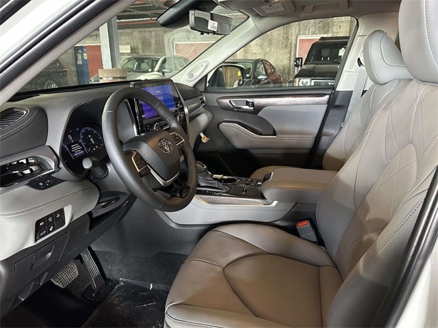 2026 Toyota Highlander Hybrid Hybrid Platinum